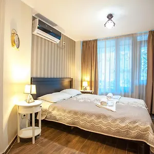 apartment-on-lmeskhishvili-turn.alltbilisihotels.com/